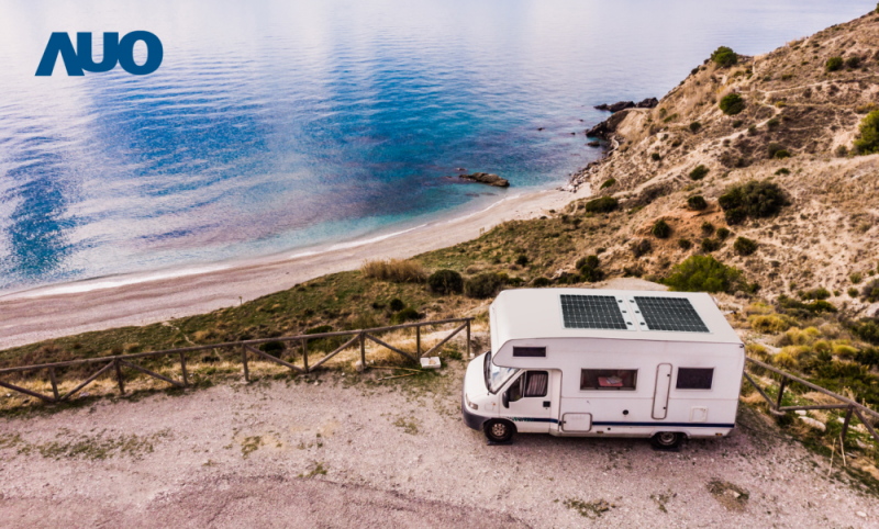 「可撓輕量化太陽光電板SunCurva」使用輕量特殊耐候型複合板取代傳統太陽能板的玻璃前板，不僅降低70%重量，每米平方僅3Kg；具有抗衝擊性能及通過電磁相容性測試，可應用於交通運輸工具，如露營車、遊艇等